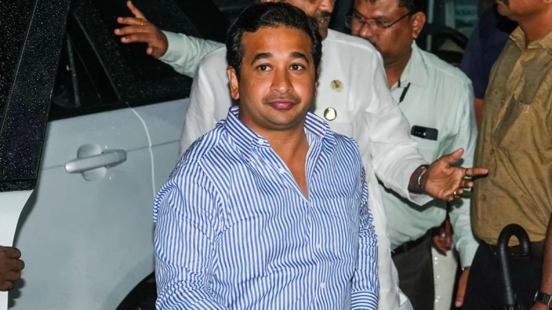 ‘पहचान जांचें, हनुमान चालीसा पढ़ें’, गरबा में एंट्री को लेकर नितेश राणे का बयान