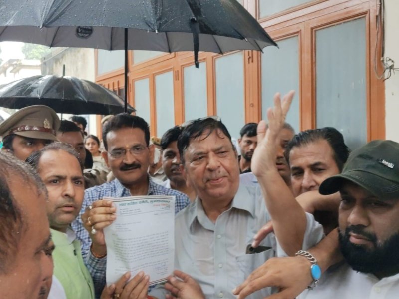 मुजफ्फरनगर में CEC ज्ञानेश कुमार के खिलाफ कांग्रेस का प्रदर्शन, इस्तीफे और गिरफ्तारी की मांग