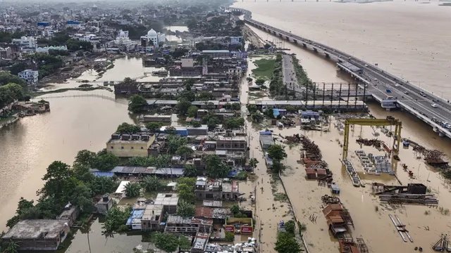 बिहार में बाढ़ से 43.64 लाख लोग प्रभावित, 951 सामुदायिक रसोई संचालित