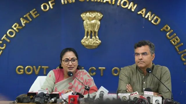 दिल्ली सरकार का बड़ा फैसला, 400 यूनिट तक बिजली खपत वाले घरों में मुफ्त लगेगा 3KW सोलर प्लांट