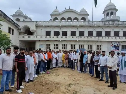 फर्जी अस्पतालों पर कार्रवाई की मांग, हिंदू संगठनों ने नरेश टिकैत से की मुलाकात