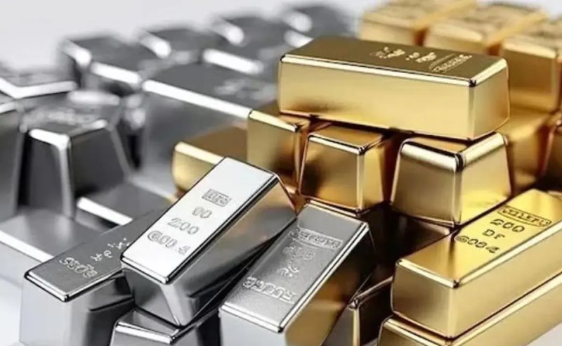 सोने-चांदी की कीमतों में अचानक भारी गिरावट, MCX पर धड़ाम हुए दाम