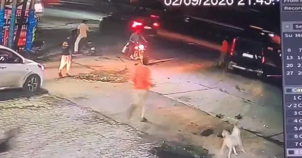 डीजल के पैसे मांगने पर भड़का चालक, सेल्समैन को 5 किमी तक घसीटा