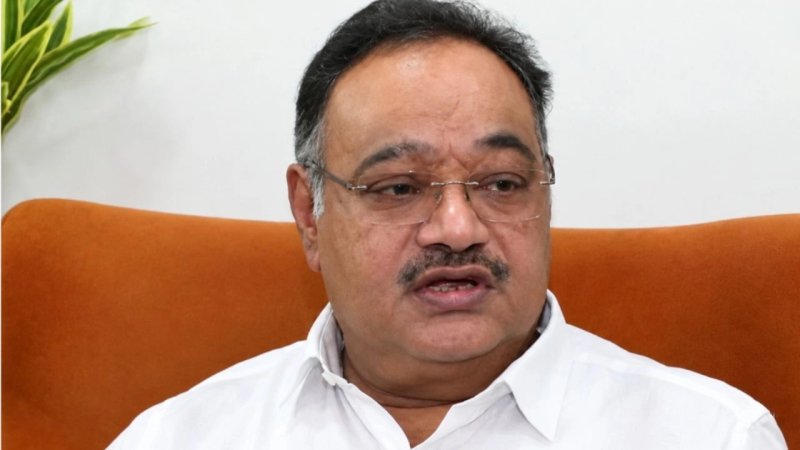 ‘गुप्ता-जायसवाल नहीं होते तो बंगाली नहीं बचते’, समिक भट्टाचार्य के बयान पर बवाल