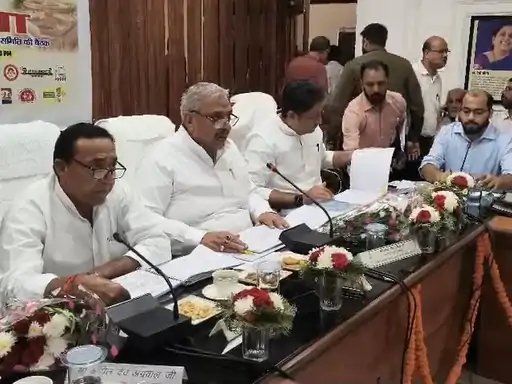 मुजफ्फरनगर में दिशा समिति की बैठक, केंद्र की योजनाओं की प्रगति की हुई समीक्षा