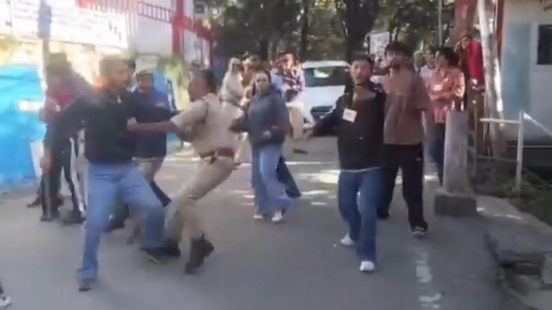 हिमाचल प्रदेश विश्वविद्यालय में ABVP-SFI कार्यकर्ताओं के बीच मारपीट, कई छात्र घायल