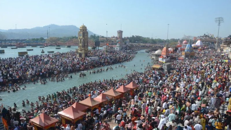 देवी-देवताओं का रूप धारण कर नृत्य पर अखाड़ा परिषद सख्त, कानूनी कार्रवाई की चेतावनी