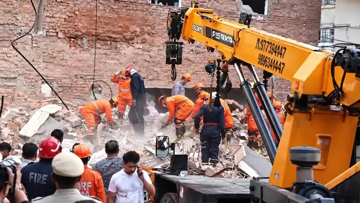 सत्य निकेतन हादसे के बाद MCD सख्त, चार मंजिल से अधिक के अवैध निर्माण होंगे सील