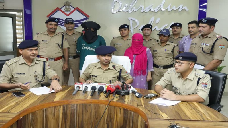 देहरादून फायरिंग कांड का खुलासा, पूर्व प्रेमिका समेत तीन आरोपी गिरफ्तार