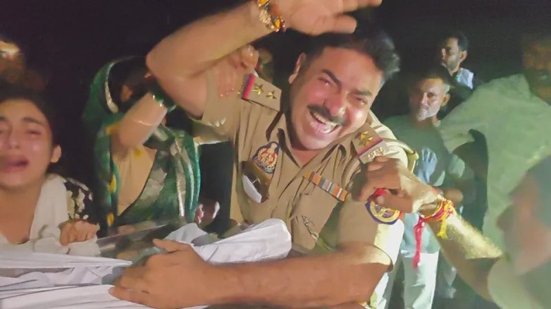 केएमपी एक्सप्रेसवे हादसे में छह श्रद्धालुओं की मौत, भाई और नाती का छलका दर्द