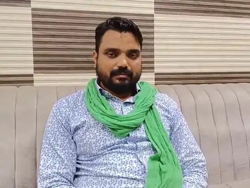 2013 के दंगों से जुड़े होर्डिंग-पोस्टरों पर AIMIM ने उठाए सवाल, कार्रवाई की मांग