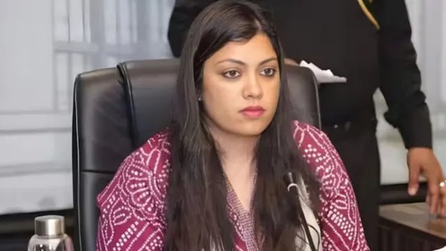 नोएडा डीएम मेधा रूपम को सुप्रीम कोर्ट से राहत, हाई कोर्ट के 5 लाख जुर्माने पर रोक