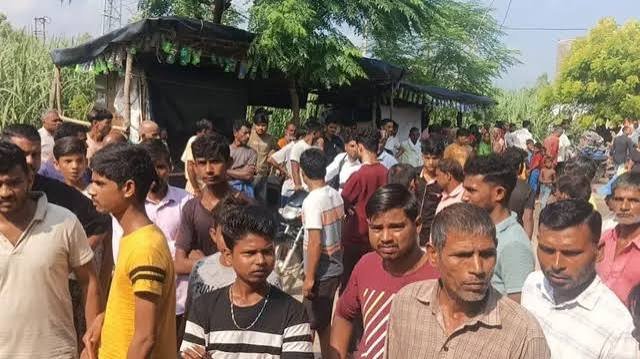 सीतापुर में घर में लगी भीषण आग, मां-बेटे की मौत; बेटी की हालत नाजुक