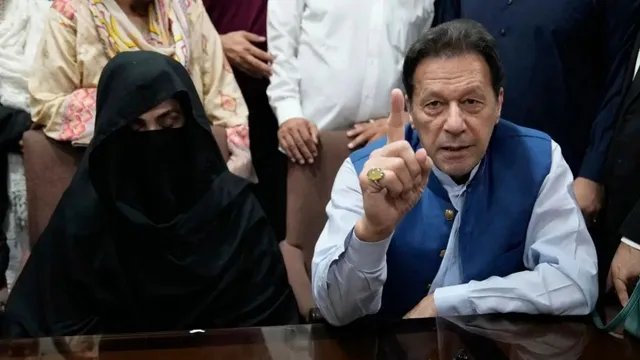 इमरान खान को बड़ी राहत, बुशरा बीबी से मिलने की मिली इजाजत; हाईकोर्ट ने सॉलिटरी कन्फाइनमेंट पर लगाई रोक