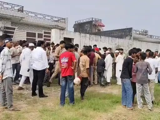 मुजफ्फरनगर के शेरपुर में रास्ते पर मिला युवक का शव, शरीर पर चोट के निशान