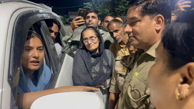 कलेक्ट्रेट में मस्जिद गिराने पर तनाव: कैराना सांसद इकरा हसन हाउस अरेस्ट