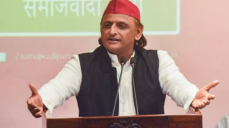चुनाव आयोग पर अखिलेश यादव का हमला, बोले- 10 महीने में 14 आपत्तियों के बाद भी नहीं दिया ध्यान