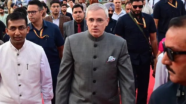 'राज्य के दर्जे के बिना काम नहीं तो सत्ता में क्यों'? CM उमर पर BJP का हमला