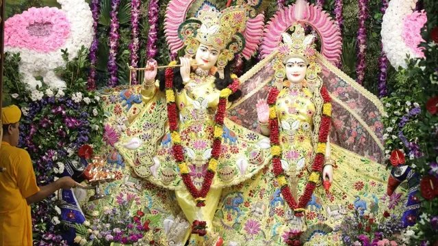 ‘नंद के आनंद भयो...’ से गूंज उठी श्रीकृष्ण जन्मभूमि, देशभर में मनाया गया कान्हा का जन्मोत्सव