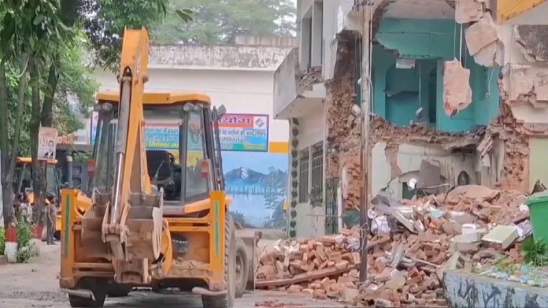 सहारनपुर मस्जिद ध्वस्तीकरण मामले में हाईकोर्ट ने यूपी सरकार से मांगा जवाब, कमेटी से जुर्माना वसूली पर लगाई रोक