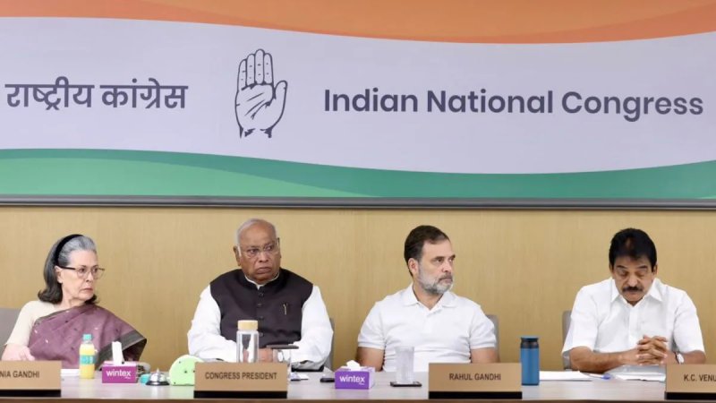 SIR और वोटर रजिस्ट्रेशन पर खरगे ने उठाए सवाल, कांग्रेस ने रखीं चुनाव प्रक्रिया को लेकर 5 मांगें
