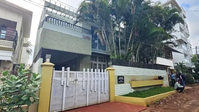 कर्नाटक में मनी लॉन्ड्रिंग केस को लेकर ईडी का एक्शन, मंत्री और सांसद बेटी के घर छापेमारी