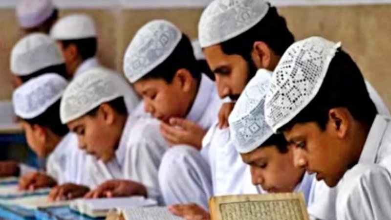 उत्तराखंड में मान्यता नहीं लेने वाले मदरसों पर कार्रवाई, दो सील और एक को नोटिस