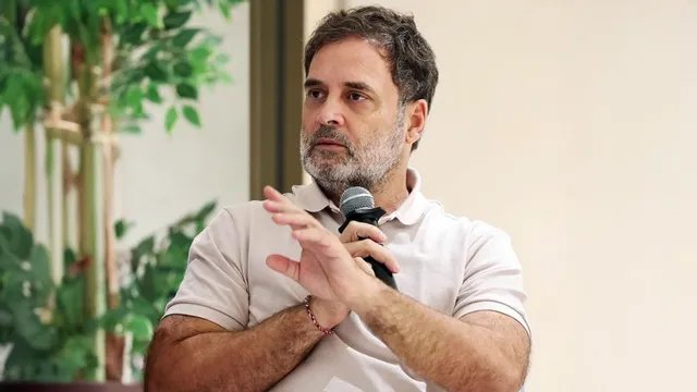 राहुल गांधी का EC पर हमला, बोले- पहले शिवसेना, फिर NCP और अब TMC