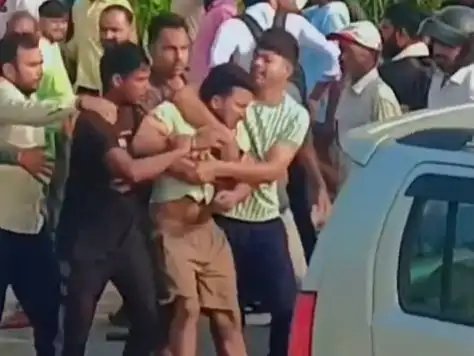 मुजफ्फरनगर में नहर में कूदने जा रहे युवक-युवती को महिला ने खींचकर बचाया