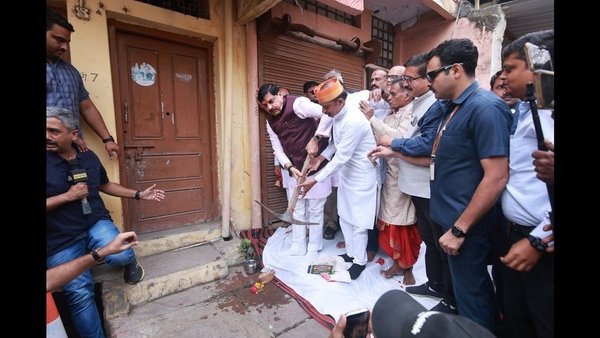 सिंहस्थ-2028 के लिए CM मोहन यादव ने खुद तोड़ा पैतृक घर का हिस्सा, बोले- विकास के लिए देना होगा बलिदान