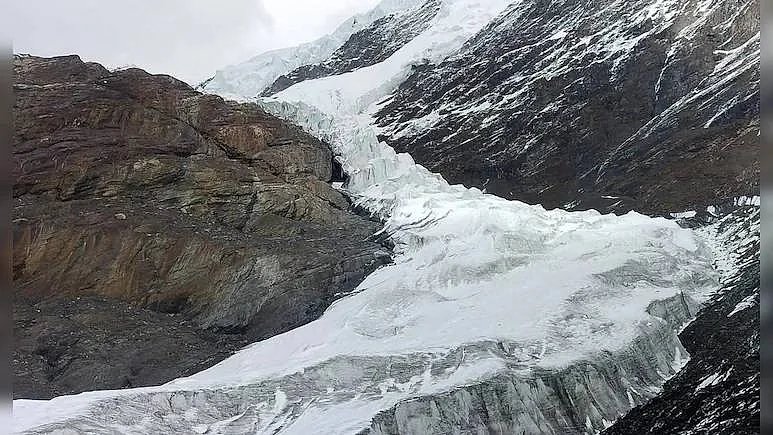 अरुणाचल में 7 ग्लेशियल झीलों से बाढ़ का खतरा, मागो में जागरूकता अभियान शुरू