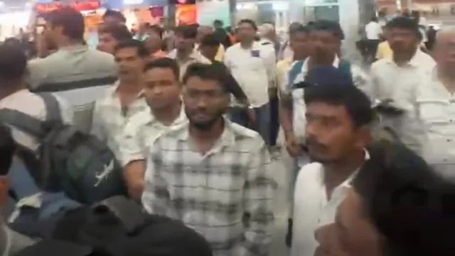 वाराणसी एयरपोर्ट पर इंडिगो फ्लाइट के पायलट ने उड़ान से किया इनकार, यात्री परेशान