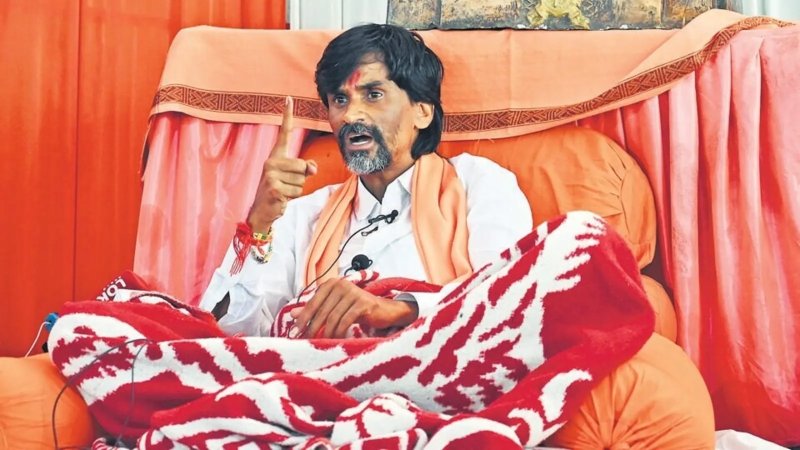मनोज जरांगे ने 20 दिन बाद खत्म किया अनशन, सरकार को तीन महीने का अल्टीमेटम