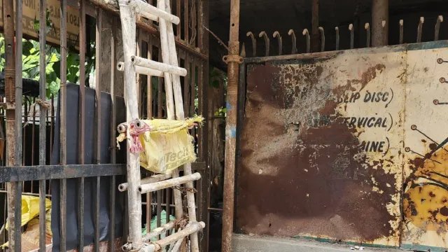 पीतमपुरा में जर्जर इमारतों पर नोटिस, 30 फ्लैटों को 48 घंटे में खाली करने का आदेश