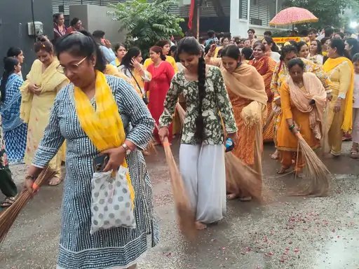 मुजफ्फरनगर में श्यामा-श्याम की भव्य पालकी यात्रा, भक्तिमय हुआ गांधी कॉलोनी