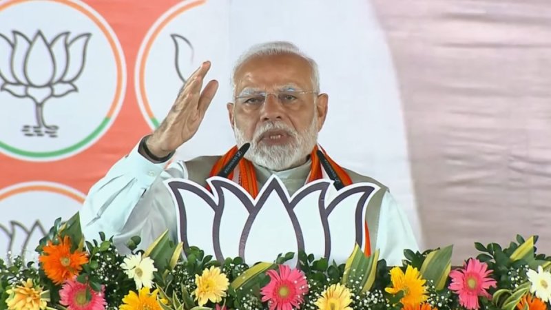 लौह पुरुष सरदार पटेल की जयंती पर PM मोदी ने किया नमन, बोले- उनका समर्पण देश के लिए प्रेरणास्रोत