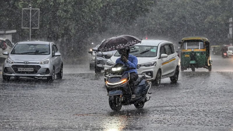 पश्चिमी यूपी में तेज हवाओं के साथ बारिश, मुजफ्फरनगर में सबसे ज्यादा बरसे बादल