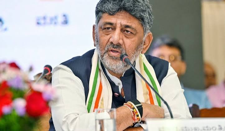 राहुल गांधी ने मुझे नहीं धकेला, मेरी चिंता में पीछे बैठने को कहा: डीके शिवकुमार