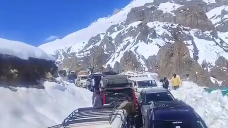 हिमाचल से उत्तराखंड तक बारिश-बर्फबारी, आदि कैलाश में फिर जमी बर्फ