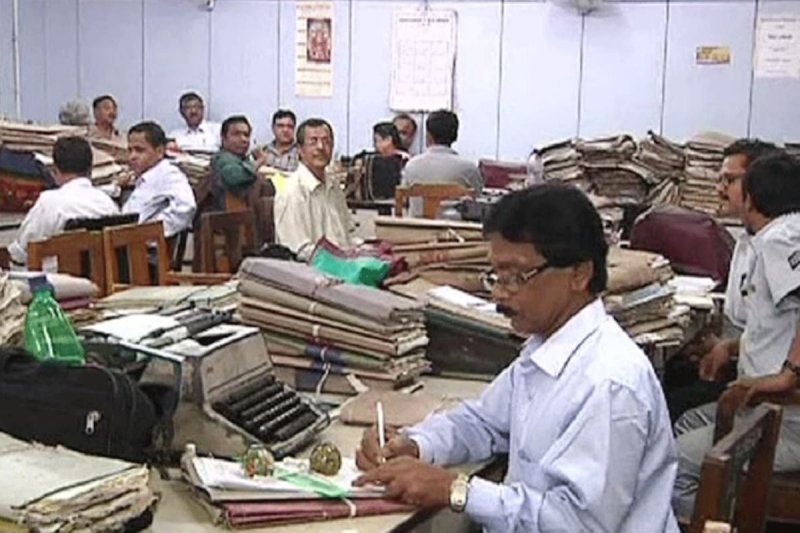 रिटायरमेंट से 4 साल पहले होगी सर्विस रिकॉर्ड की जांच, गड़बड़ी पर अधिकारी होंगे जिम्मेदार