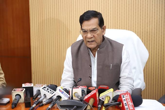 दिवाली और छठ पर यूपी में 24 घंटे मिलेगी बिजली, ऊर्जा मंत्री ने दिए निर्देश