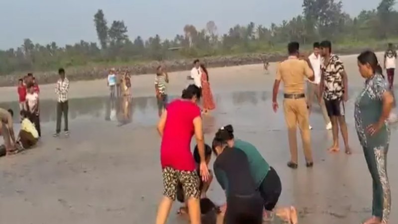 रायगढ़ के दिवेआगर बीच पर बड़ा हादसा, समुद्र में डूबने से 8 छात्रों की मौत