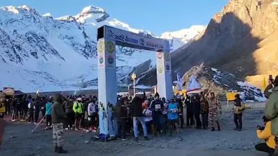 आदि कैलाश में पहली बार लगा जाम, 14,500 फीट की ऊंचाई पर घंटों फंसे श्रद्धालु