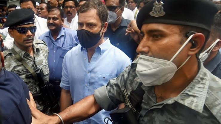 राहुल गांधी और प्रियंका गांधी पर FIR के बाद कांग्रेस हमलावर, मोदी सरकार पर साधा निशाना