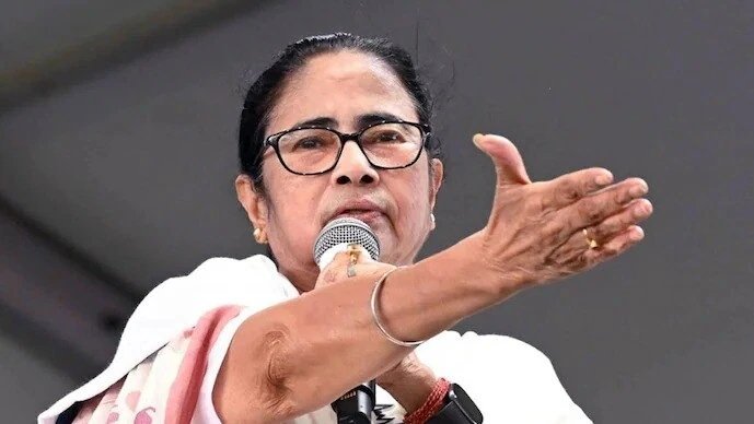 ममता बनर्जी का CEC ज्ञानेश कुमार पर हमला, बोलीं- भारत के लोग उन्हें माफ नहीं करेंगे