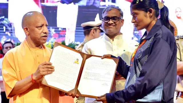 मुजफ्फरनगर की दो राष्ट्रीय कबड्डी खिलाड़ियों का यूपी पुलिस में चयन, CM योगी ने दिए नियुक्ति पत्र