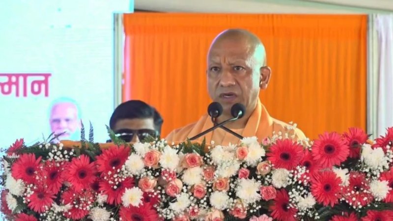2017 से पहले त्योहारों पर होते थे उपद्रव, अब सुरक्षित माहौल में मन रहे पर्व: सीएम योगी