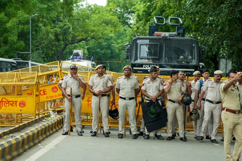 दिल्ली में CJP के प्रदर्शन पर रोक, जंतर-मंतर जाने की कोशिश कर रहे करीब 300 लोग हिरासत में
