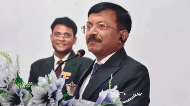 'शुक्र मनाएं भारत में हैं, सऊदी अरब में नहीं', मनोज श्रीवास्तव की पोस्ट चर्चा में