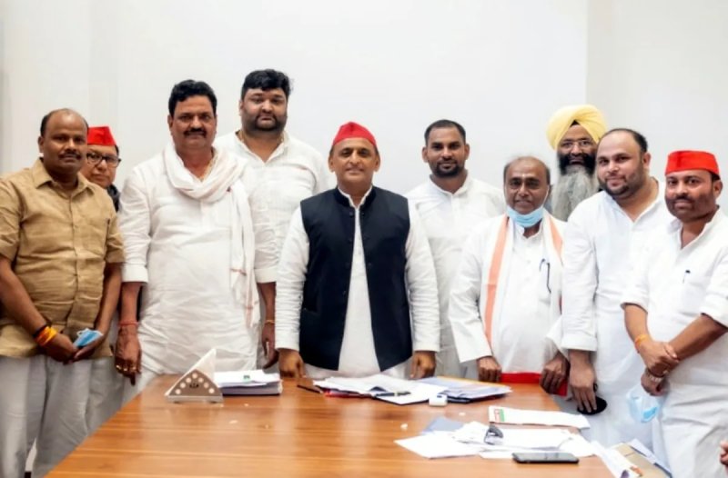 यूपी में सपा को मिली मजबूती, पूर्व सांसद राजपाल सैनी समेत कई नेता पार्टी में शामिल